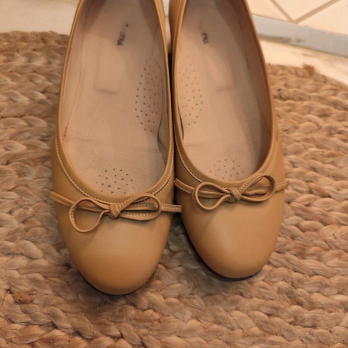 Tessera leather ballerinas like new, size 39, beige and brown