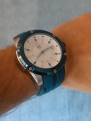 Visetti wristwatch like new with blue silicone strap and date function
