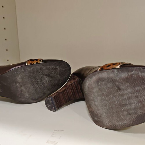 Brown pumps with animal print trim size 40 like new