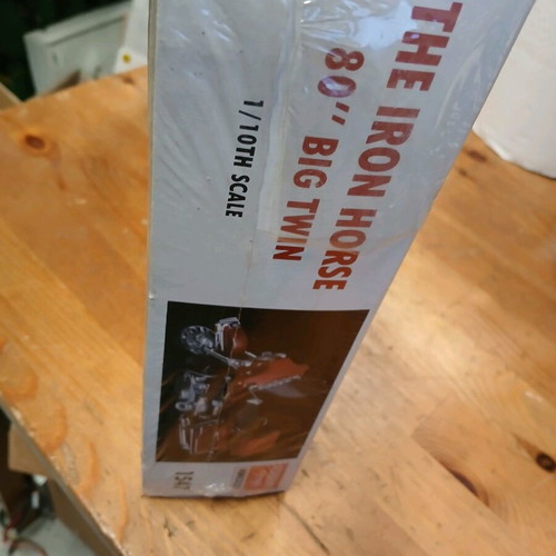 Academy Big Twin Iron Horse motorcycle model new, sealed 1/10