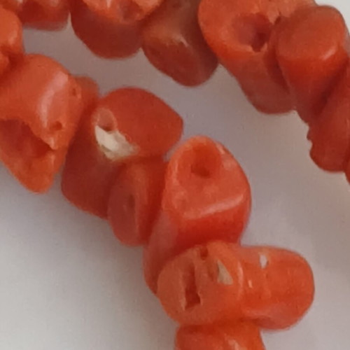 Necklace with large natural coral pieces, 50 cm