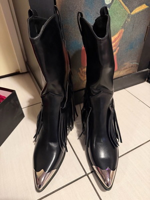 Shoeshi black leather boots with fringes and metal detail new