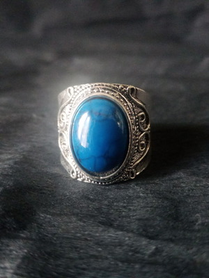 Massive ring with blue haolite cabochon size 18 like new