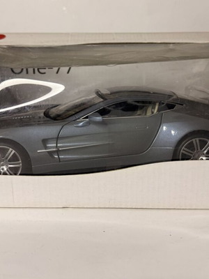 Mondo Motors Aston Martin One metal model 1:18 like new