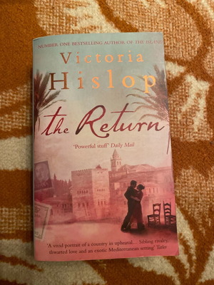 Книга The Return от Victoria Hislop като нова