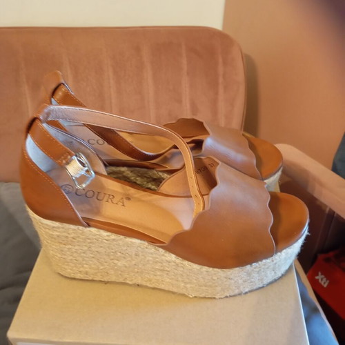 Platform sandals size 37 new, genuine leather, 8.5 cm heel, brown