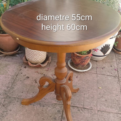 Wooden side table like new, diameter 55cm, height 60cm