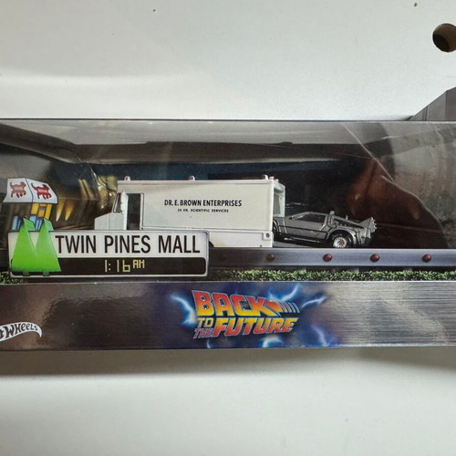 Hot Wheels SDCC Back to the Future Team Transport