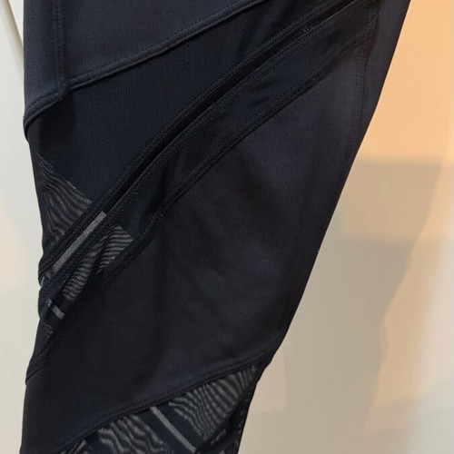 Oysho black leggings with 3/4 transparency like new, size L