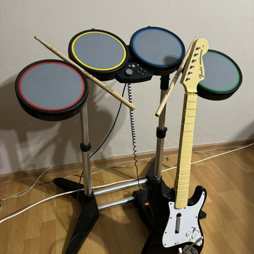 Rock Band set for Xbox 360 used with box and accessories