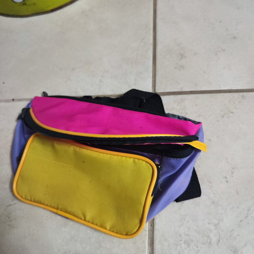 Banana bag retro from 1993 in moderate condition