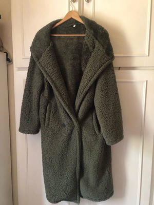 Coat with fur like new, green, size M but fits L and XL