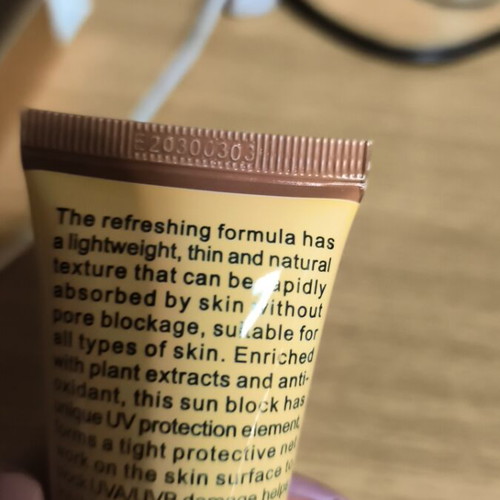 Sunscreen with color for face new, sealed