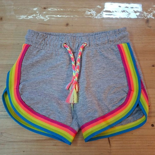 Girls' shorts pack of 4 like new, colorful, sizes 4-5 years