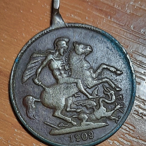 Pendant from 1909 Australian coin used, gold