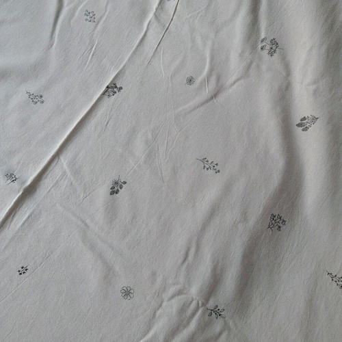 Tablecloth with floral design, 100% cotton, 140x240 cm
