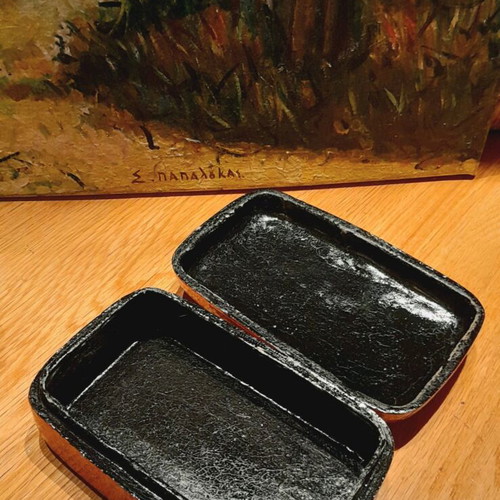 Papier-mâché box like new, vintage from Kashmir