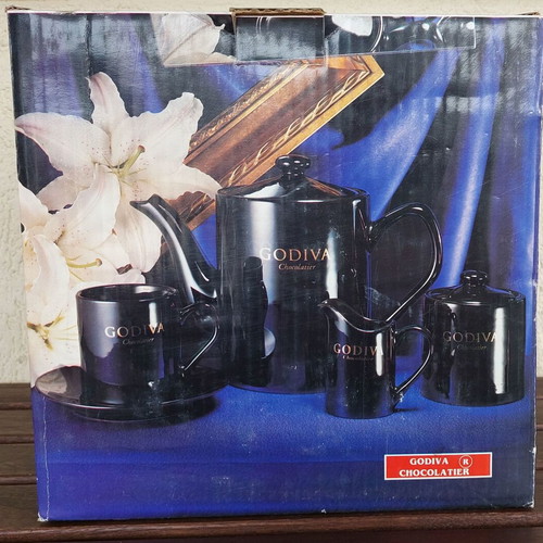 Godiva collectible hot chocolate and coffee set 15 pieces new