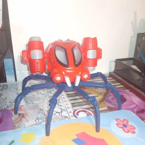 Kinder Maxi Spiderman figure like new, ideal for kids