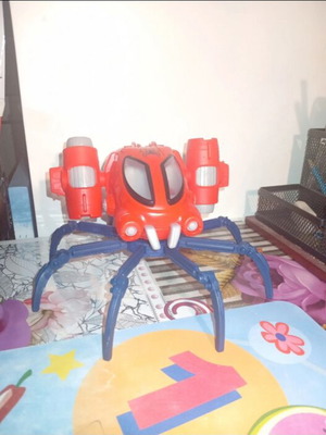 Kinder Maxi Spiderman figure like new, ideal for kids