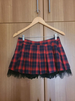 Tartan bloomers φούστα σαν καινούργια, μέγεθος M, μαύρο και κόκκινο