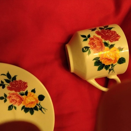 Candia Minoan porcelain coffee cup and saucer set used with floral pattern