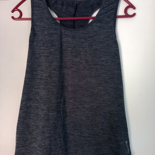 Running clothes set like new, size Small, 2 tops, shorts, sports bra
