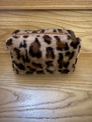 Leopard fur toiletry bag new, 18×8 cm, black and brown