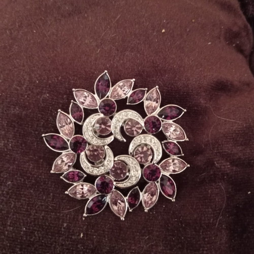 Pin like new