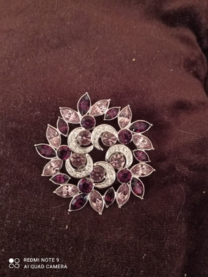 Pin like new