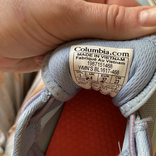 Columbia athletic shoes new, turquoise, size 37