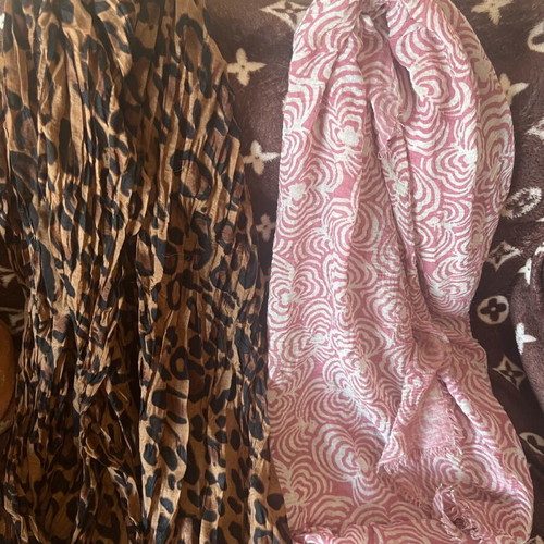 Scarves like new, colorful pack