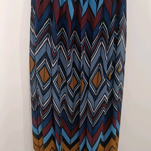 Axel long skirt like new, multicolor, size XL