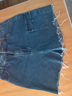 Shorts like new with frayed edges size M