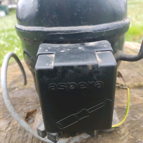 Refrigerator compressor used, functional motor