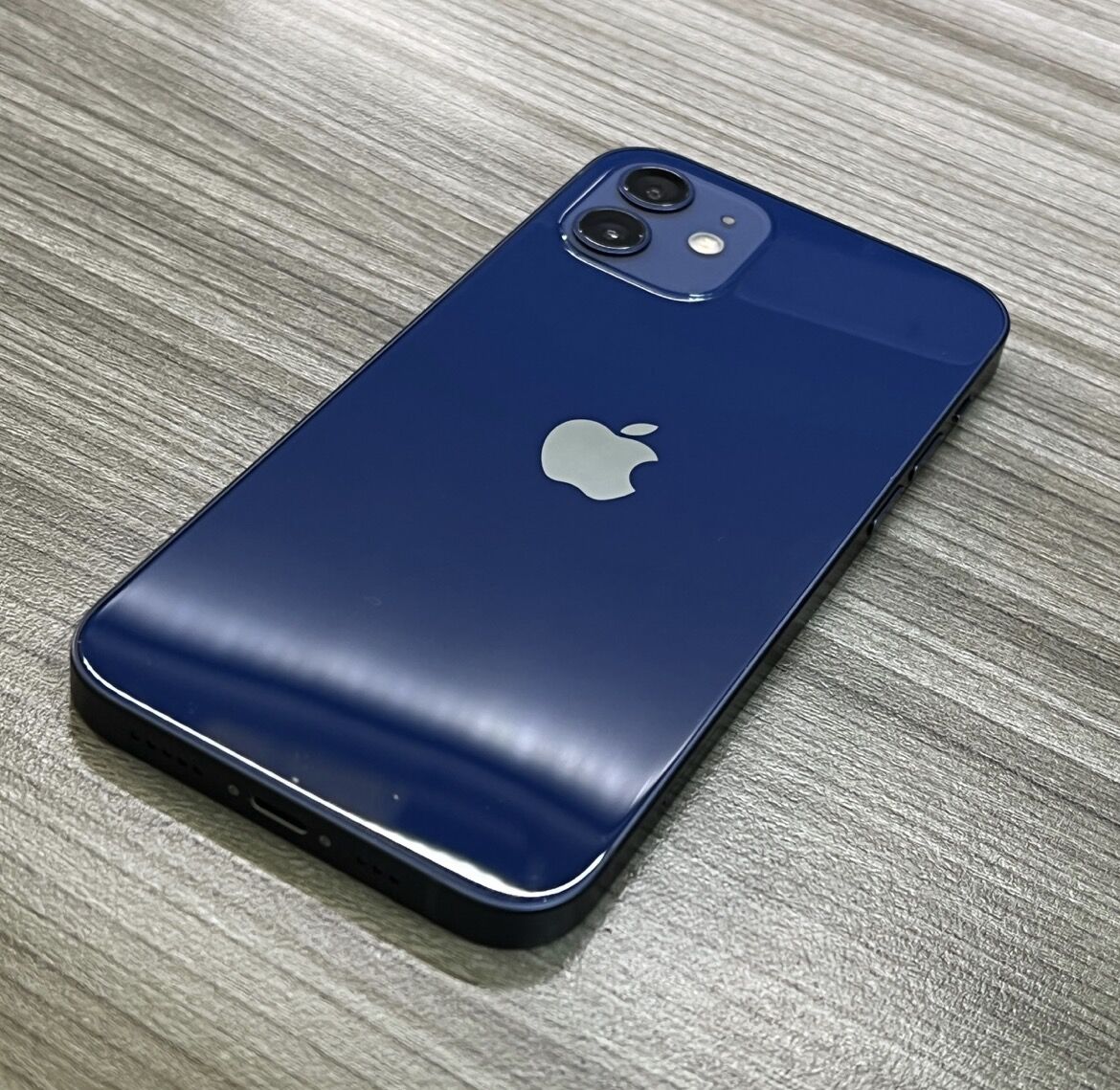 iPhone 12 128GB Blue like new - € 285,00 - Vendora.cy