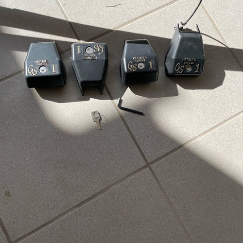 Hermes aluminum roof bars like new