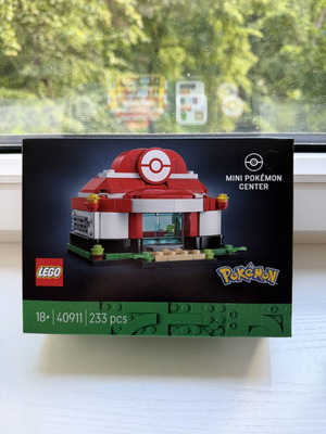 Lego 40911 Mini Pokemon Center brand new sealed