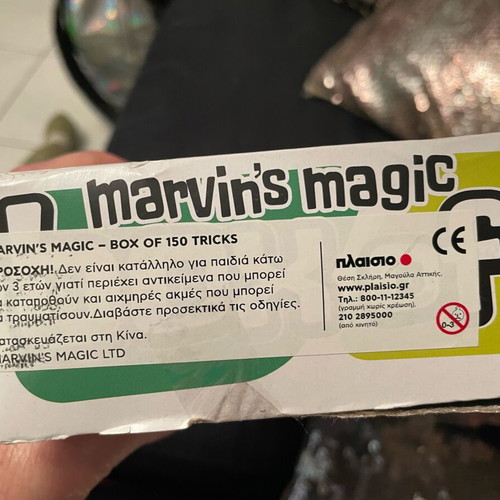 Marvin’s Magic Box of tricks like new, 150 magic tricks for ages 6+