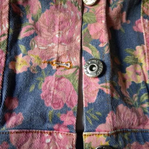 Denim floral vest size M like new, blue and pink