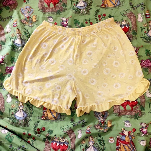 Pastel Yellow Daisy Bloomer Ruffle Shorts size S-M used