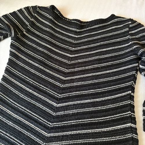 Women's pullover like new, size L, black and white