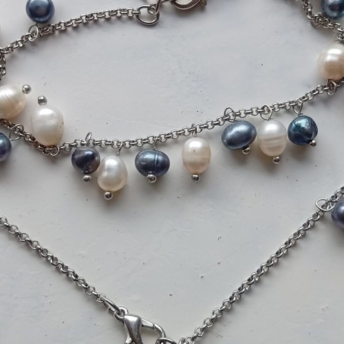 Necklace and bracelet with black and white natural pearls like new