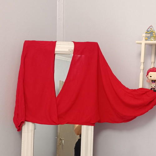 Windsor blouse like new, airy red wrap neckline