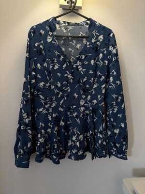 Boohoo women's blouse new, blue multicolor, size XS