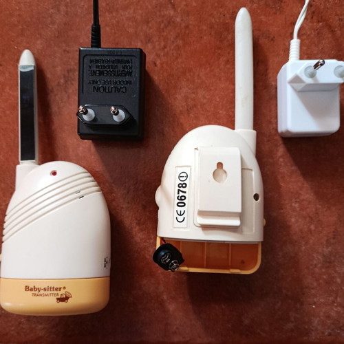 Baby Monitor used with power adapter and battery