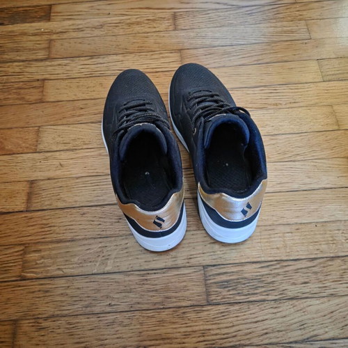 Skechers Los Angeles women's black sneakers