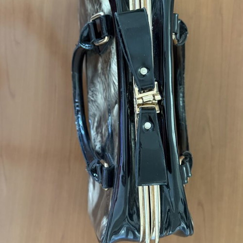 Women's handbag with fur effect used, black and white
