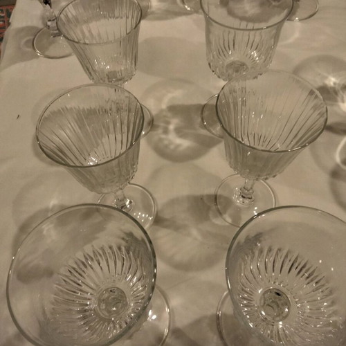 Ribbed vintage stemmed glasses like new, set of 9 (6 large + 3 smaller)