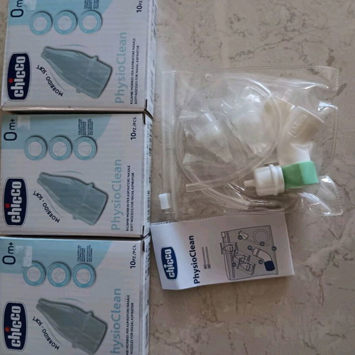 Nasal Aspirator like new with 3 boxes of 30 replacement nozzles and case